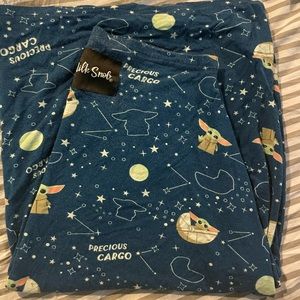 Baby Yoda nursing cover/car seat cover